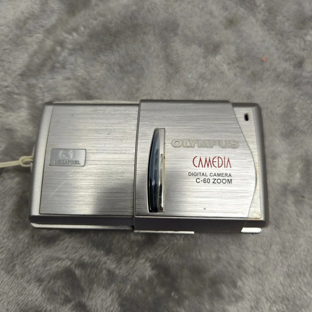 Olympus Camedia C-60 Zoom 6.1MP Digital Camera Silver PARTS ONLY C60 3x Optical